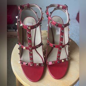 AUTHENTIC!! Valentino Garavani Rock Stud sandals